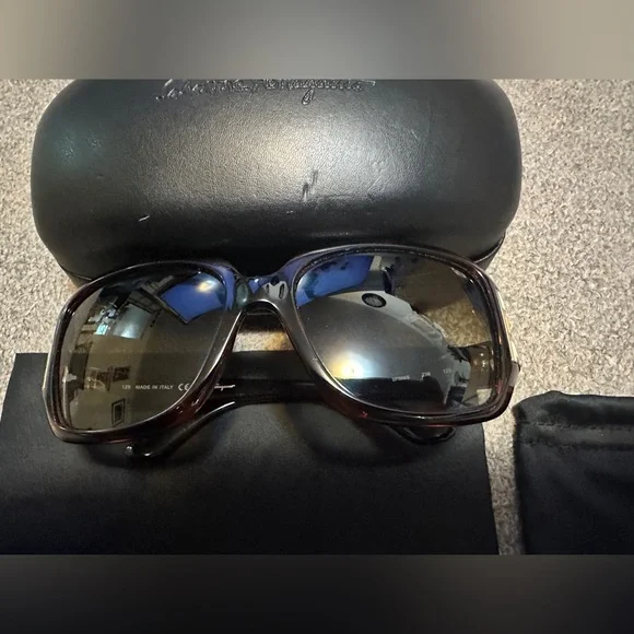 Rare!! SALVATORE FERRAGAMO SF666S 238 FRAMES SUNGLASSES 55-17-125 W/ CASE ETC